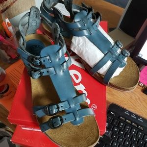 Kickers Ana Open Toe Buckle Suede